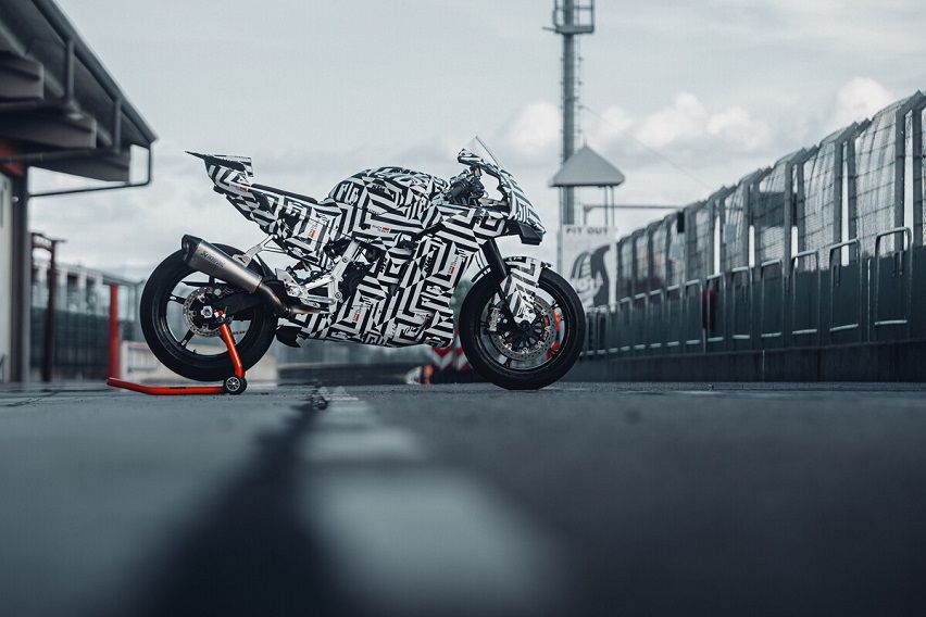 2025 KTM 990 RC from KTM 2