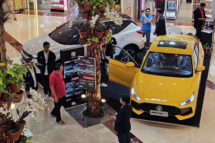 MG dan OTO Mall Exhibiton Hadir di Pondok Indah Mall