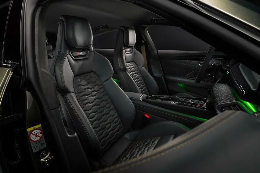 Audi อัพเดต e-tron GT