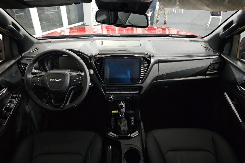 isuzu d-max front cabin