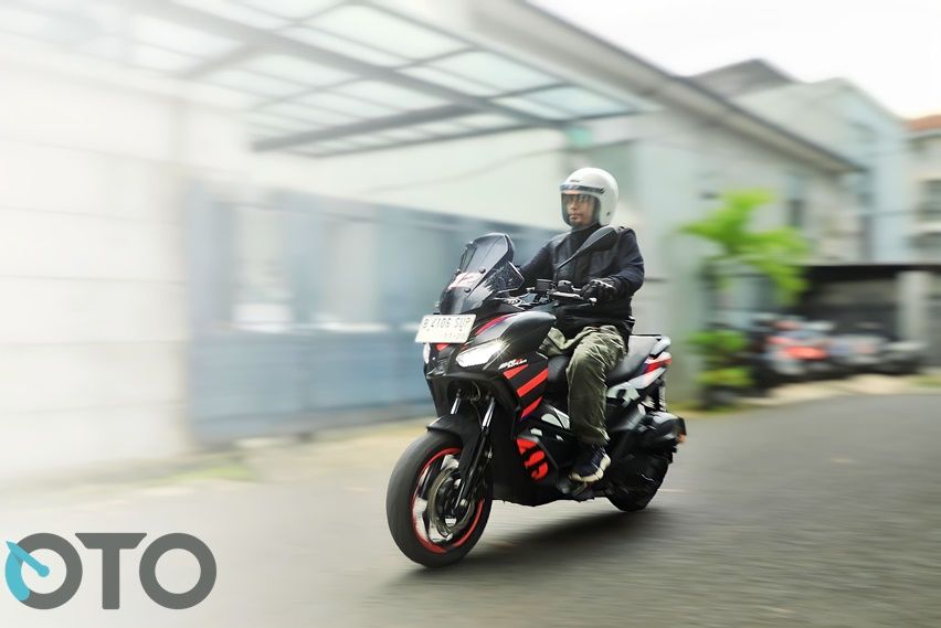 Aprilia SR-GT 200 Replica