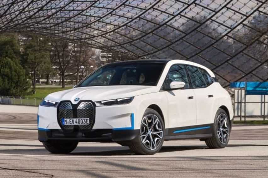 BMW iX front
