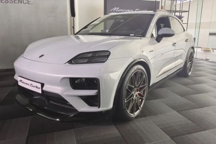 Porsche Macan EV