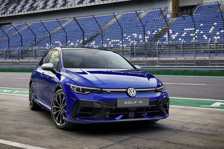 2025 Volkswagen Golf R debuts with more power and a special black-edition trim