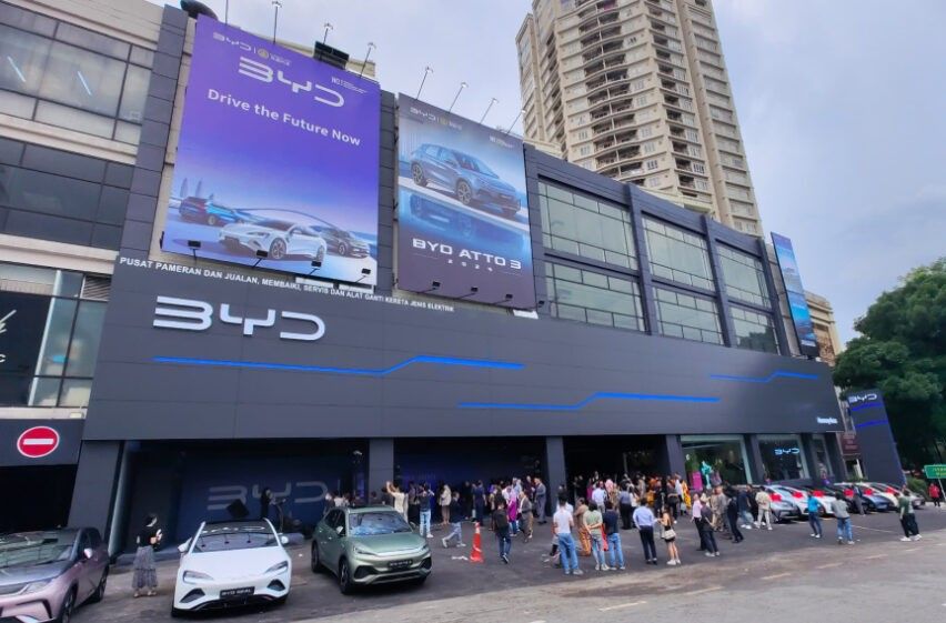 New BYD outlet now open in Hartamas Shopping Centre - 4 charging bays, first BYD service and spare parts centre in a mall