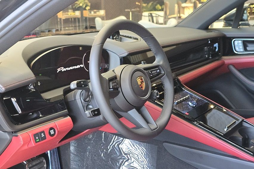 Porsche Panamera by Ruben Manahan IV 4