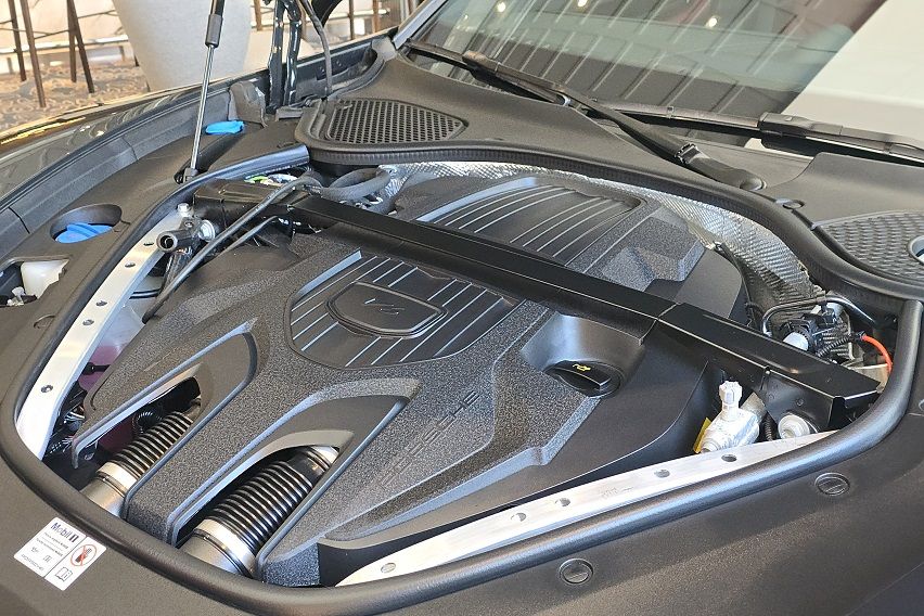 Porsche Panamera by Ruben Manahan IV 3