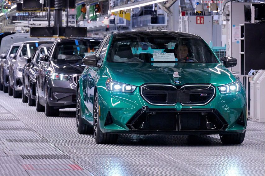 BMW M5 Dingolfing factory