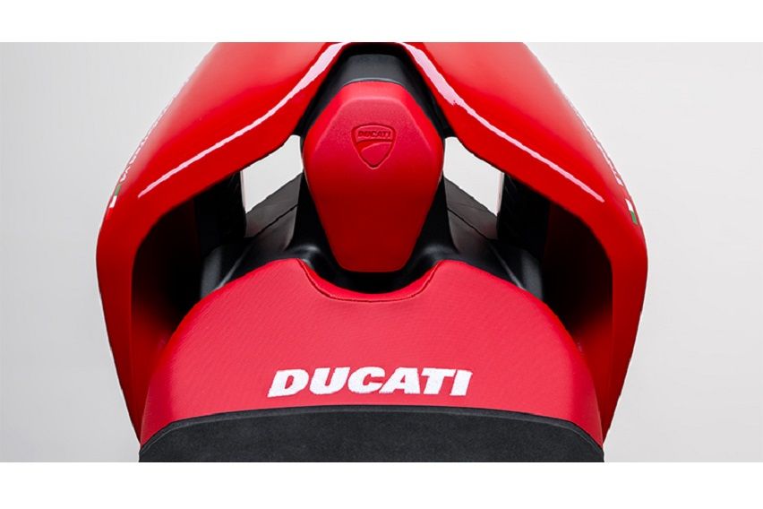 Ducati Streetfighter V4 Supreme 1