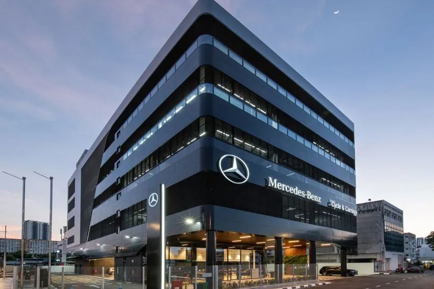 New Mercedes-Benz Autohaus 2S