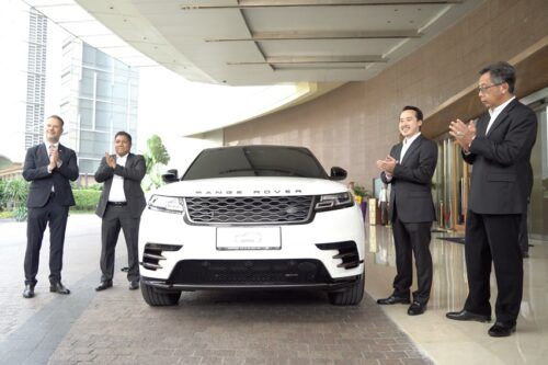 Jaguar Land Rover dan Hotel Raffles Jakarta Berkolaborasi