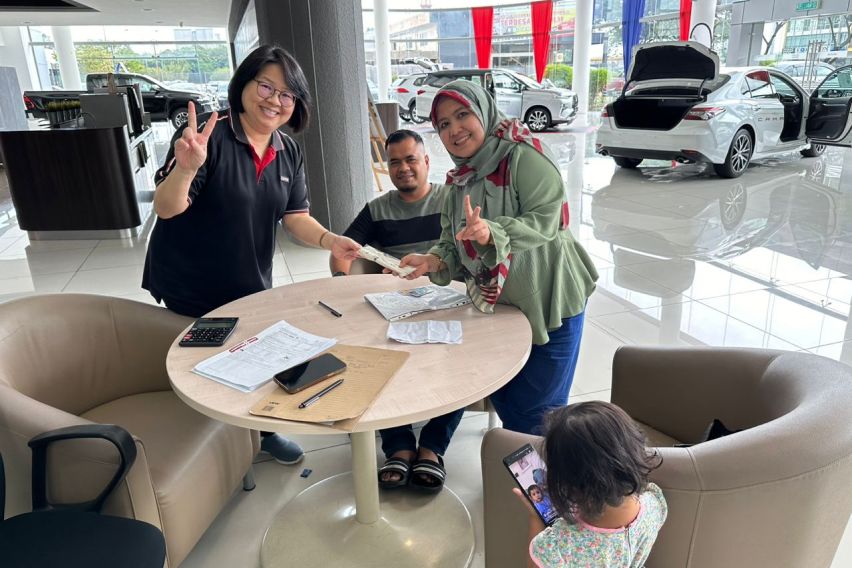 Toyota Showroom Weekender