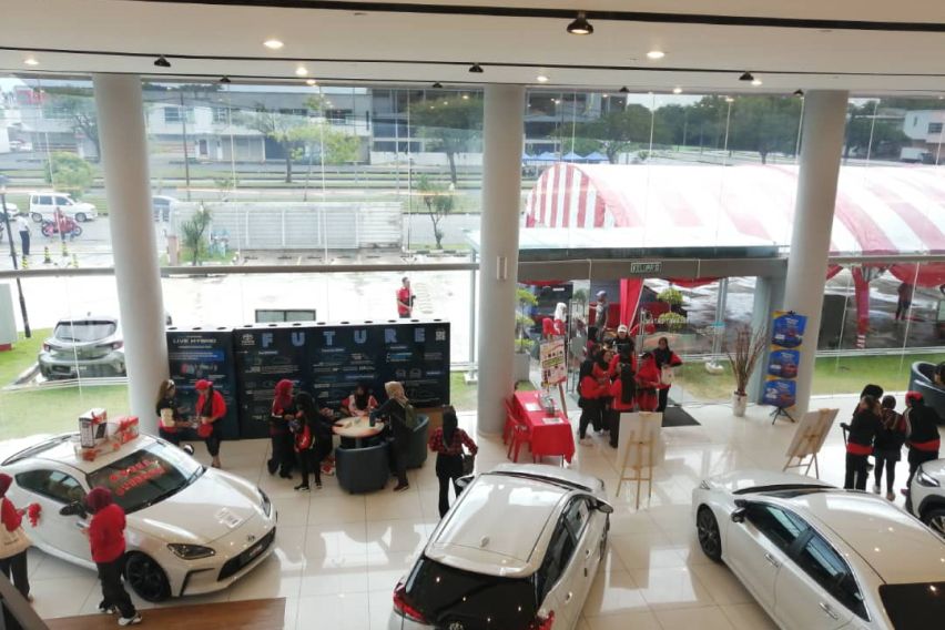 Toyota Showroom Weekender