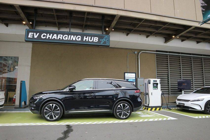 ACMobility puts up charging hub at Ayala Malls Manila Bay