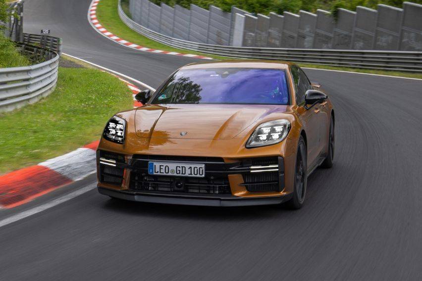 Next-gen Porsche Panamera breaks executive class record in Nurburgring