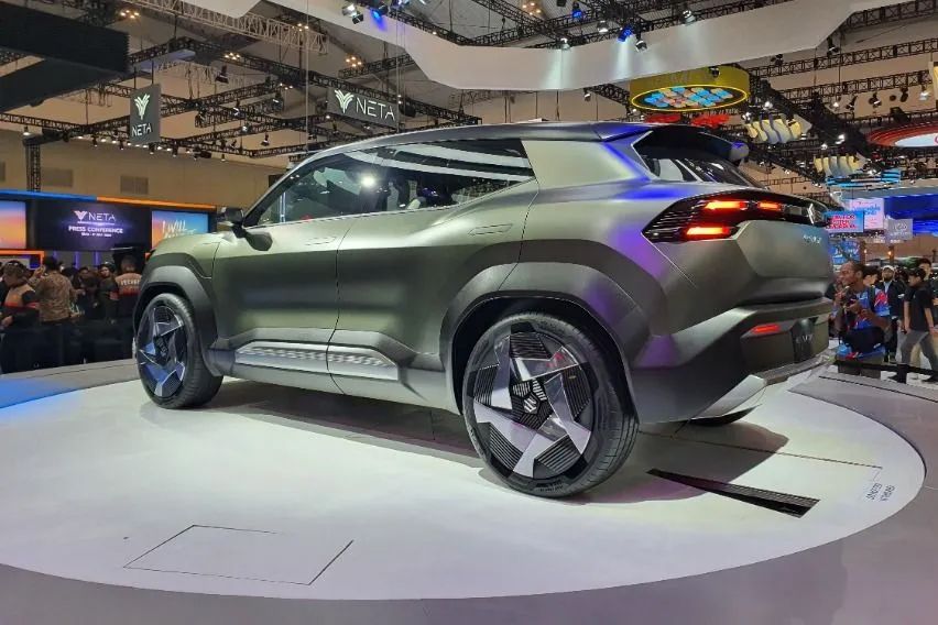 Suzuki eVX electric SUV concept debuts at GIIAS 2024