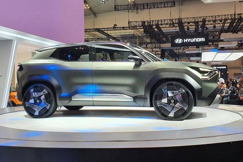 Suzuki eVX electric SUV concept debuts at GIIAS 2024