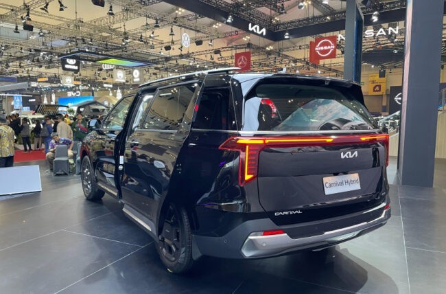 KIA Carnival GIIAS