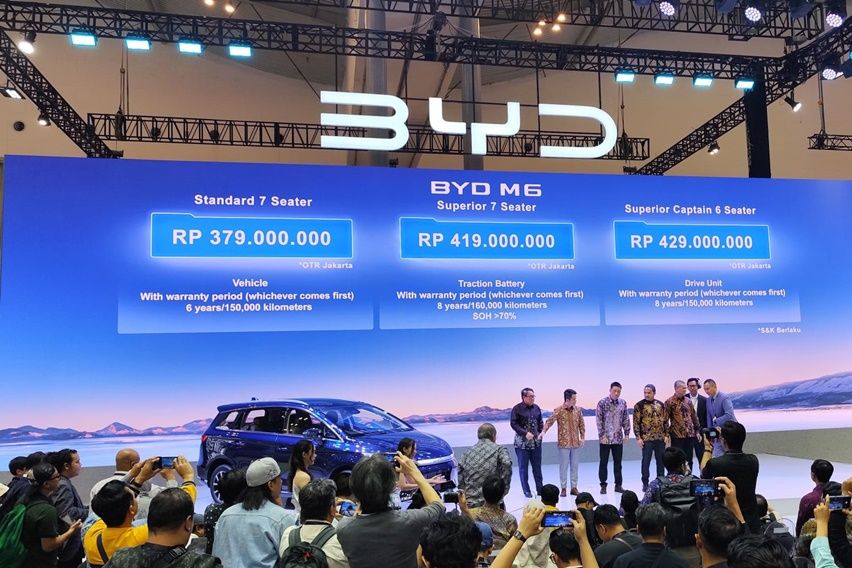 E-MPV BYD M6 GIIAS 2024