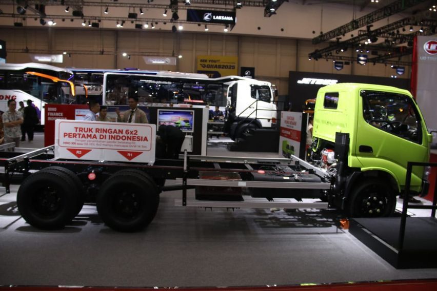 Hino at GIIAS
