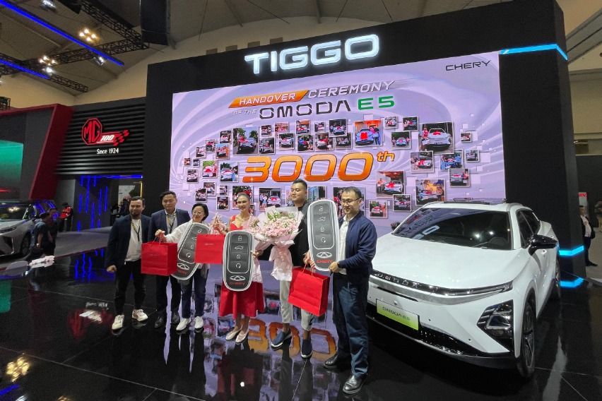 Chery Omoda E5 handover