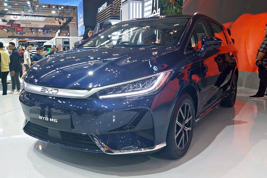 GIIAS 2024: Bedah Kelengkapan MPV Listrik BYD M6