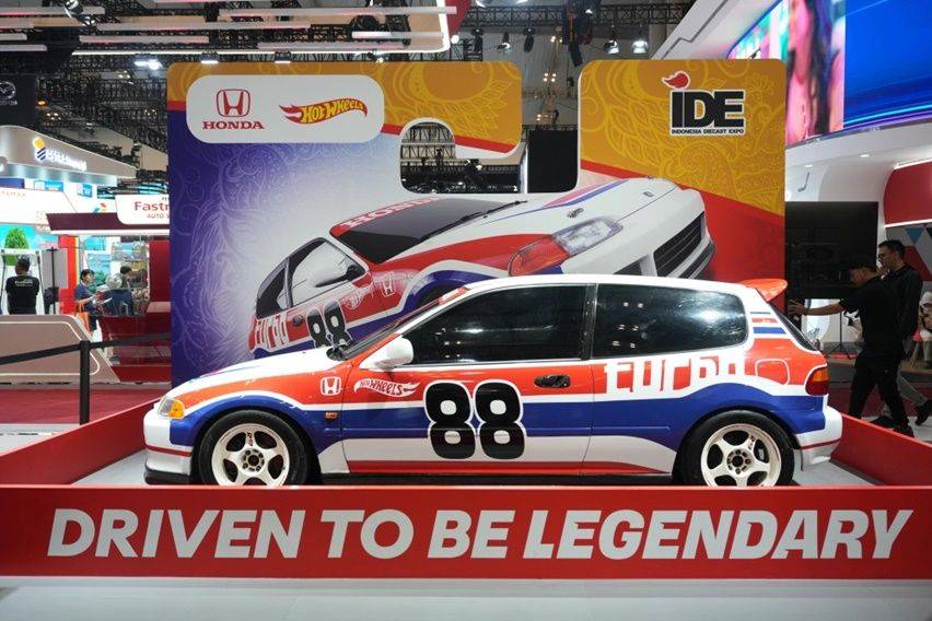 Honda Tampilkan Civic Estilo EG Replika Nyata Hot Wheels