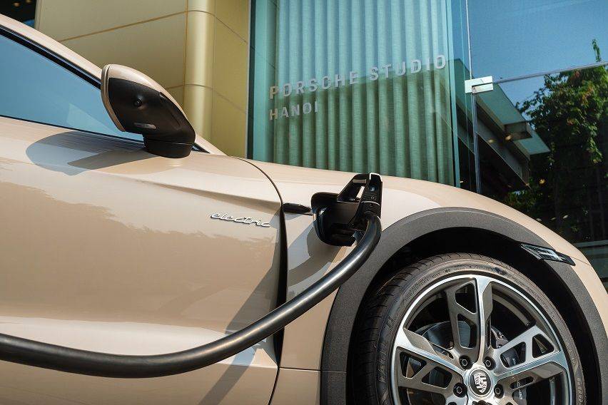 Porsche to put up ultra-fast charging sites in Vietnam