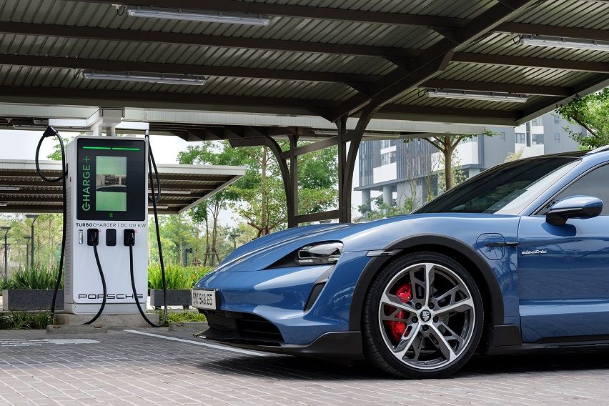 Porsche Vietnam x Charge+