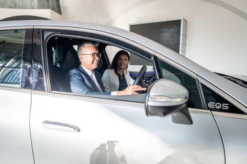 Mercedes-Benz Malaysia presents EQ models to Ministry of International Trade and Industry