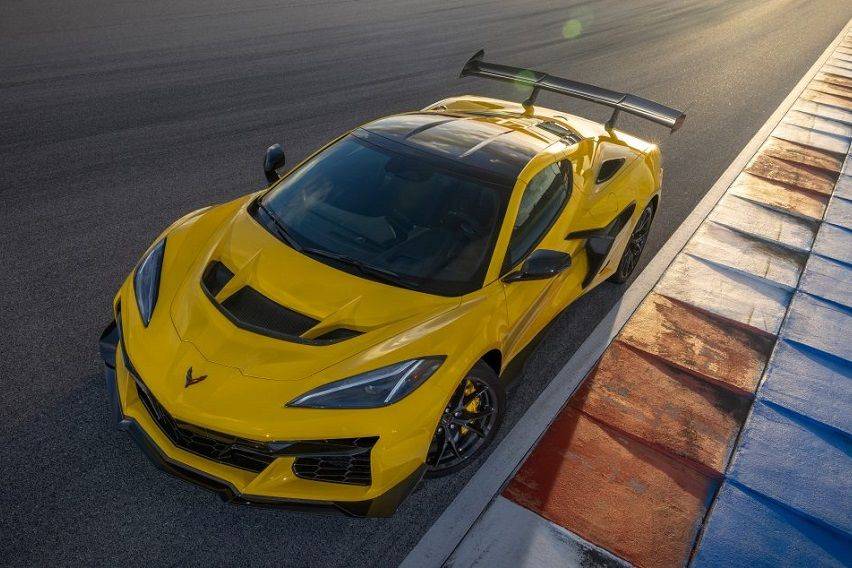 2025 Chevrolet Corvette ZR1 breaks cover