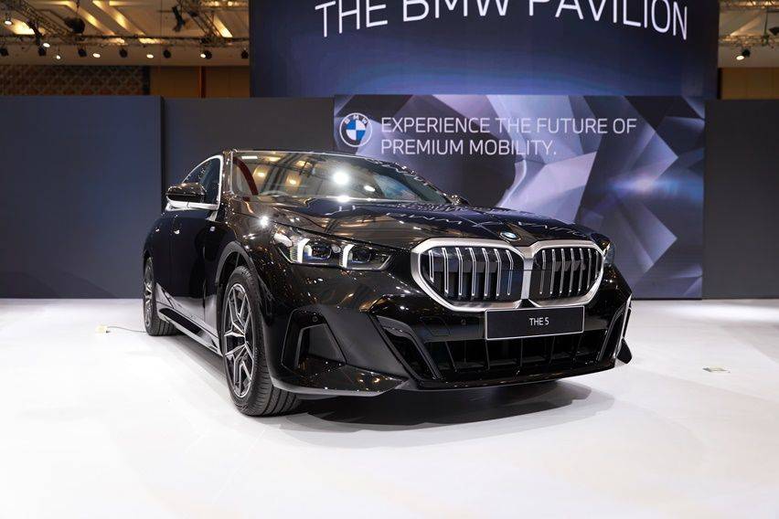 BMW Kebanjiran Pesanan, Raih 1.166 SPK Selama GIIAS 2024