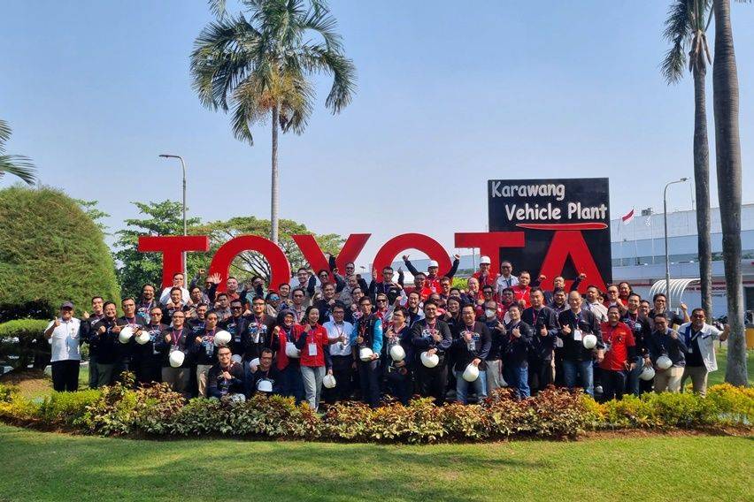 Komunitas AXIC Bareng Toyota Carbon Fighter Kunjungi Pabrik Mobil Hybrid TMMIN