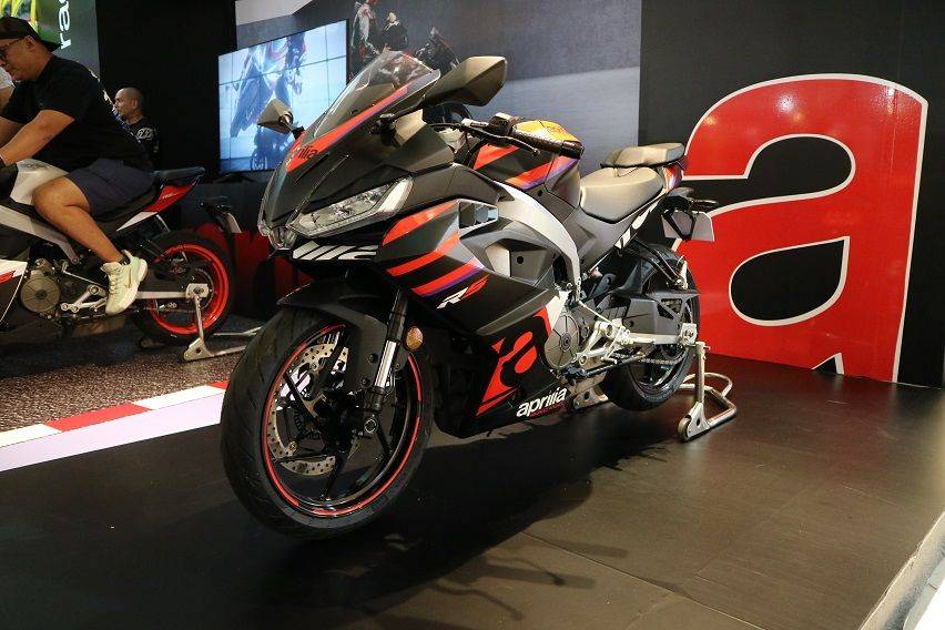 Aprilia RS 457 vs. the competition