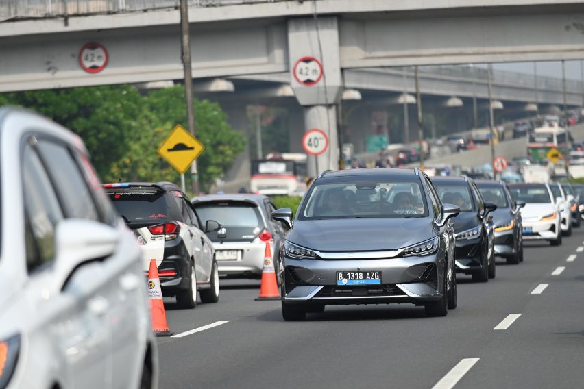 Review test drive BYD M6