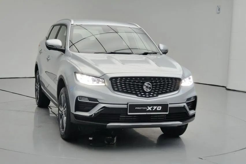 2025 Proton X70