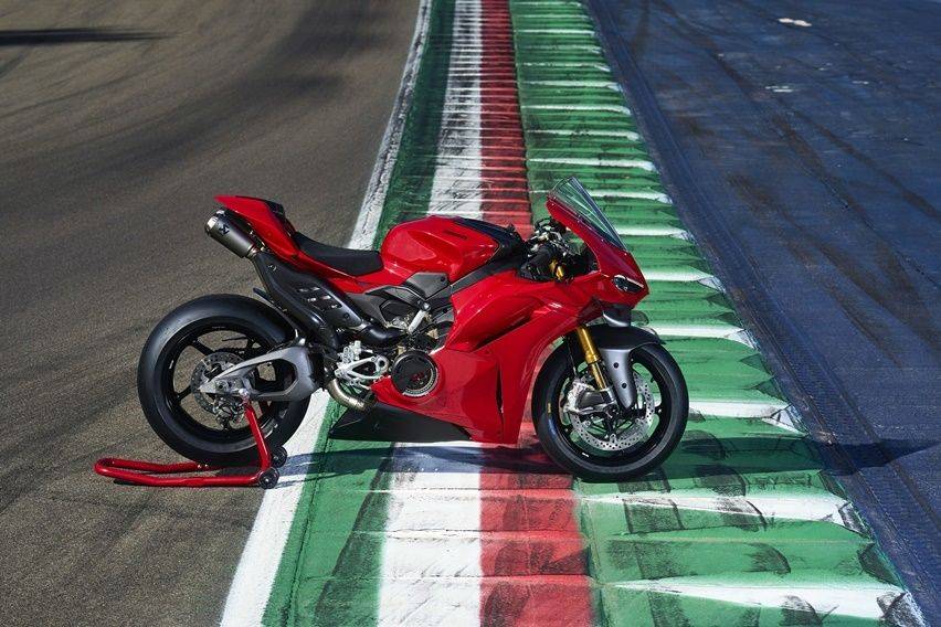 Ducati Luncurkan Panigale V4 Terbaru, Spesifikasinya Sadis!