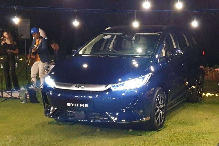 Bisa Jadi Sumber Listrik Berjalan, BYD M6 Punya Fitur V2L