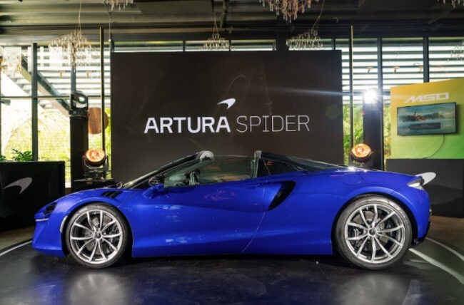 mclaren artura spider