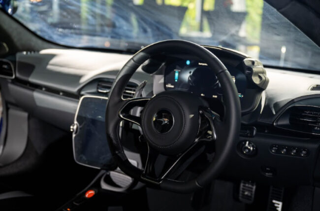 mclaren artura spider