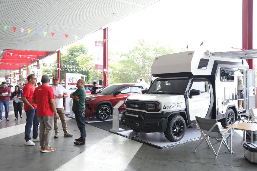 Autovaganza 2024: Toyota Bawa Rangga dengan Karoseri Campervan