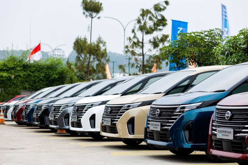 Nissan Serena e-Power Handover