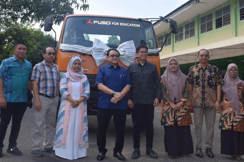 Fuso Fighter X donasi