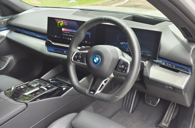 BMW i5 edrive40