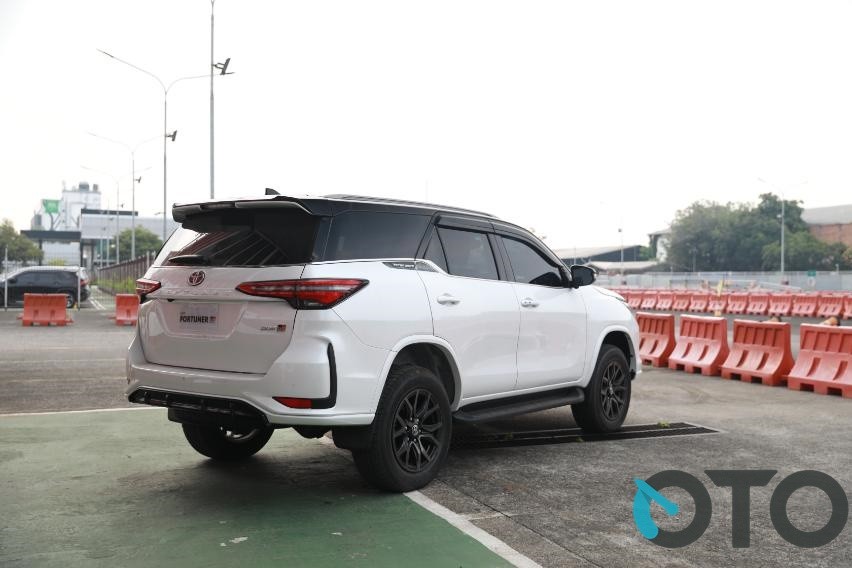 New Toyota Fortuner 4x4 2.8 GR-S