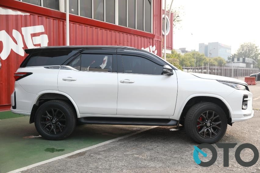 New Toyota Fortuner 4x4 2.8 GR-S