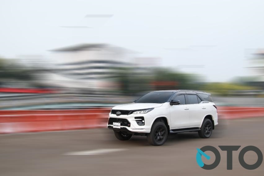 New Fortuner GR-S 4x4