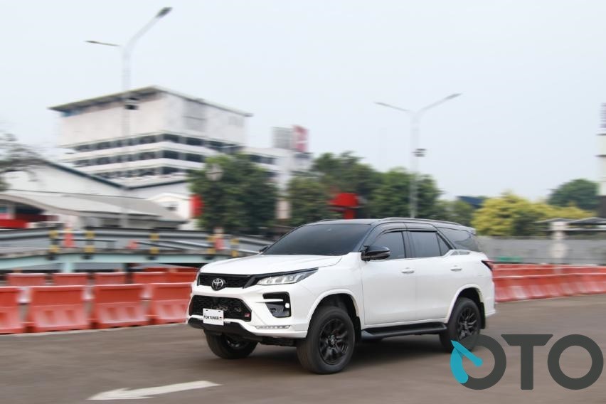 New Toyota Fortuner 4x4 2.8 GR-S