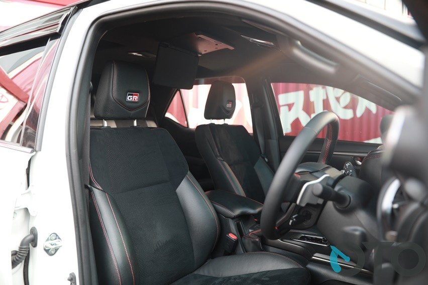 New Toyota Fortuner 4x4 2.8 GR-S