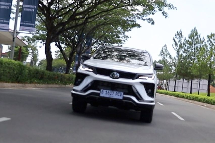 New Toyota Fortuner 4x2 VRZ